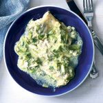 Fırında bol yeşillikli levrek Tarifi