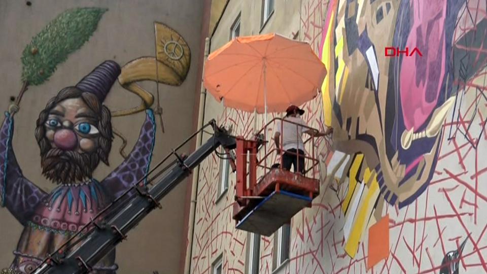Mural İstanbul Festivali sokakları renklendiriyor
