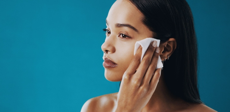 Pürüzsüz Görünüm İçin Makyaj Tüyoları