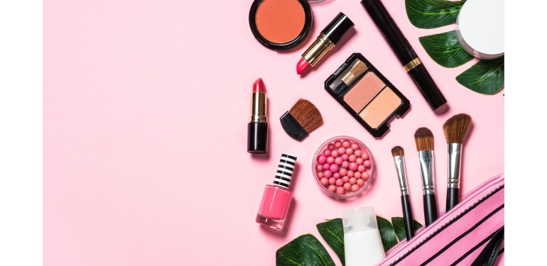 Makyajla İlgili Doğru Bilinen Yanlışlar: Gerçek Güzelliği Keşfedin!