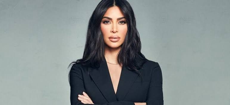 Kim Kardashian’ın Eğlence Arenasındaki Yeni Adımı: ‘The Fifth Wheel’ Netflix’e Satıldı!